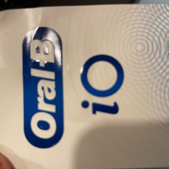 Oral-B iO Electric Toothbrush heads 2 NOT 4, ONLY FITS Oral-B iO - Picture 4 of 6